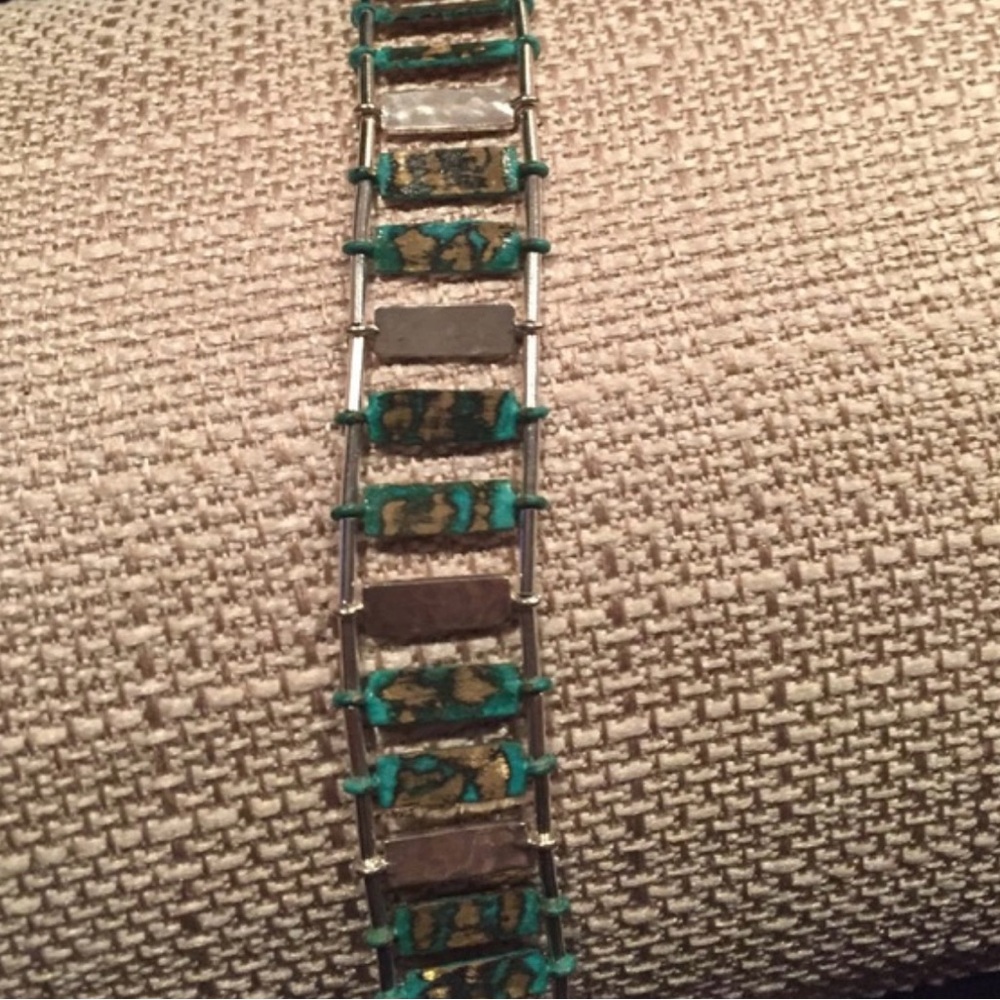 Patina Stripes Bracelet Silpada
7-8” length
Quality